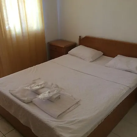 Helene Aparthotel